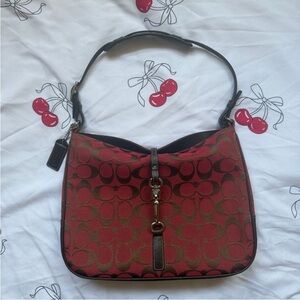 Rare Vintage Coach Hamptons Signature
Jacquard Red Classic Y2K Era Design 6091